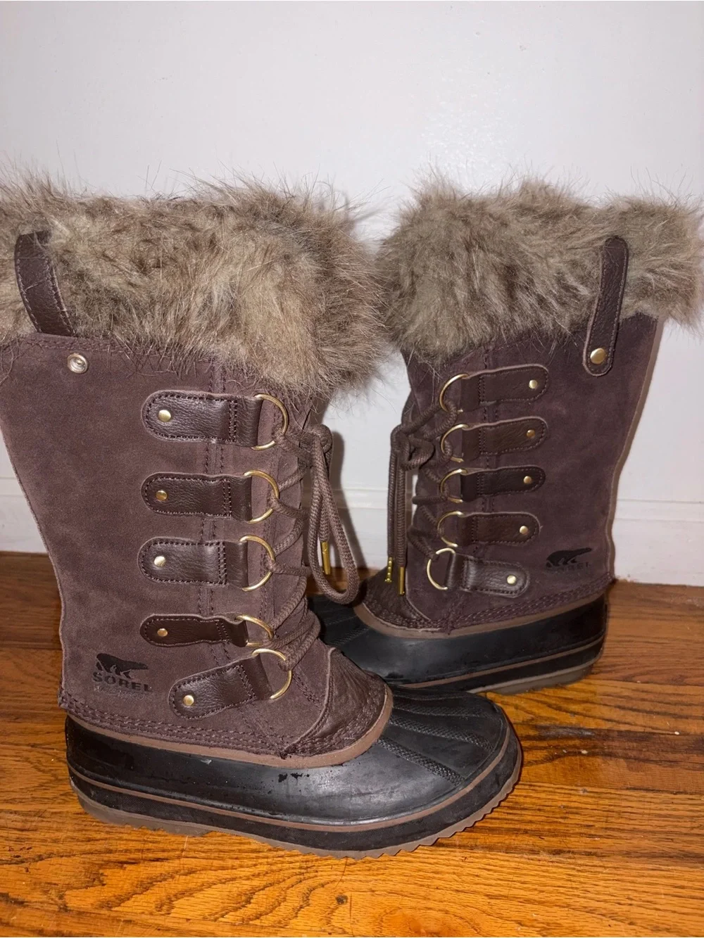 Women’s Brown Faux Fur Lace-Up Winter Boots